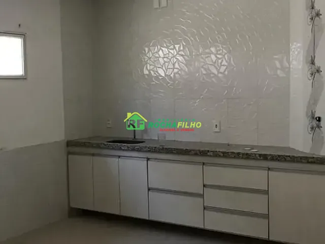 Casa com 200m², para alugar, no bairro Centro em Teresina