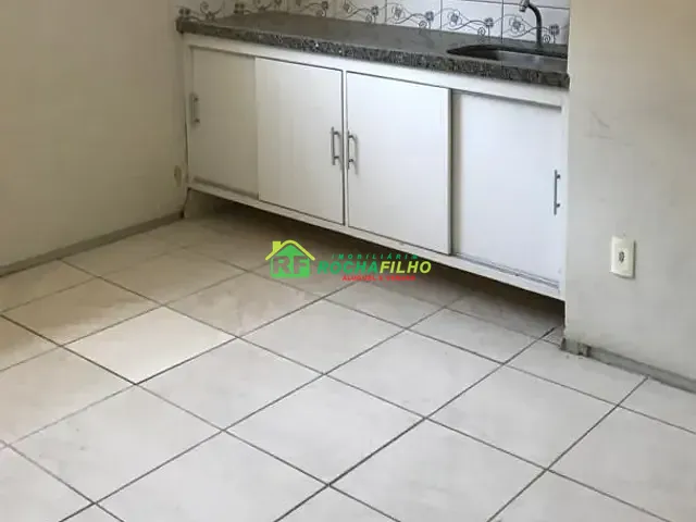 Casa com 200m², para alugar, no bairro Centro em Teresina