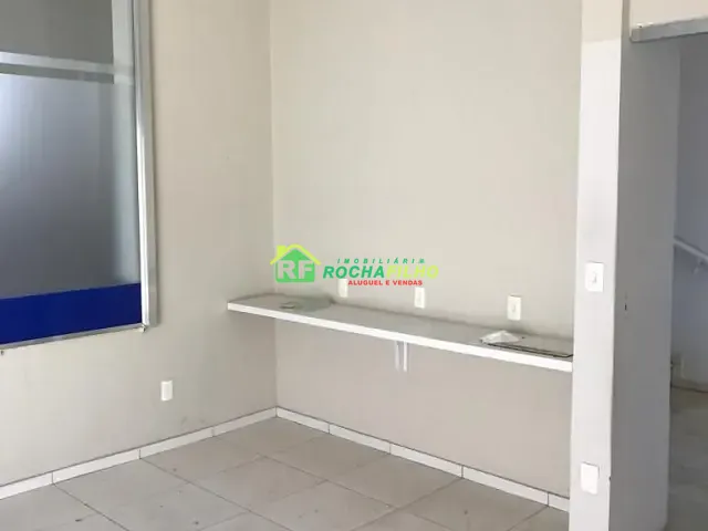 Casa com 200m², para alugar, no bairro Centro em Teresina