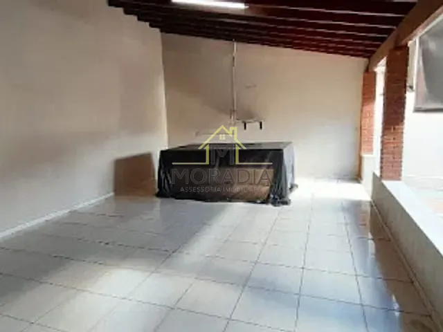 Casa com 250m² 3 quartos e 2 banheiros, para alugar, no bairro Loteamento Joaquim Cecílio Ribeiro em Guaxupé