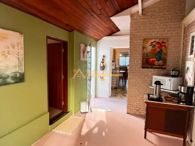 Casa com 600m² 4 quartos e 4 banheiros, à venda ou para alugar, no bairro Jardim Tarumã em Jundiaí