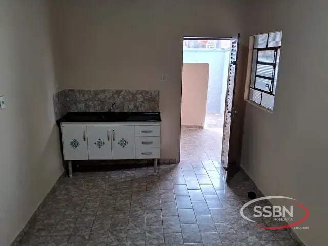 Casa 1 quarto e 1 banheiro, para alugar, no bairro Jardim Santa Rosa em Nova Odessa