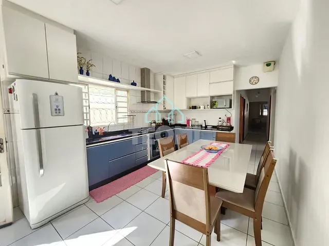 Casa com 264m² 3 quartos e 3 banheiros, à venda, no bairro Centro em Taubaté