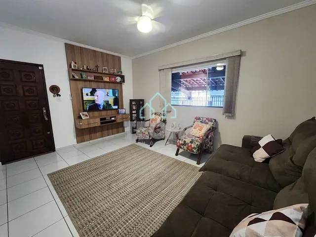 Casa com 264m² 3 quartos e 3 banheiros, à venda, no bairro Centro em Taubaté