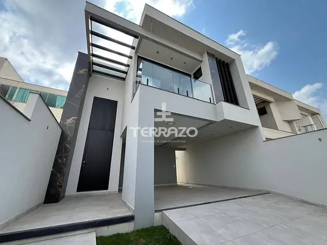 Casa com 220m² 3 quartos e 5 banheiros, à venda, no bairro Jardim Belvedere em Volta Redonda