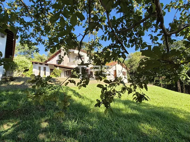 Casa 4 quartos e 3 banheiros, à venda, no bairro Jardim Pérola em Guaratinguetá
