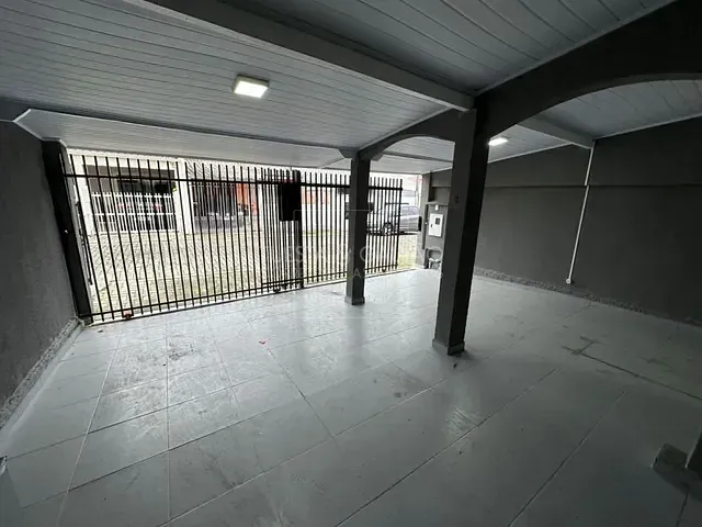 Casa com 100m² 2 quartos e 2 banheiros, à venda, no bairro Xaxim em Curitiba
