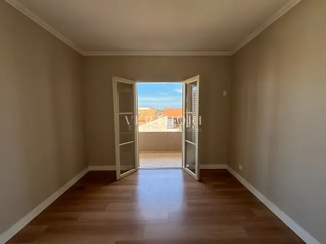 Casa com 201m² 3 quartos e 3 banheiros, à venda, no bairro San Fernando em Londrina