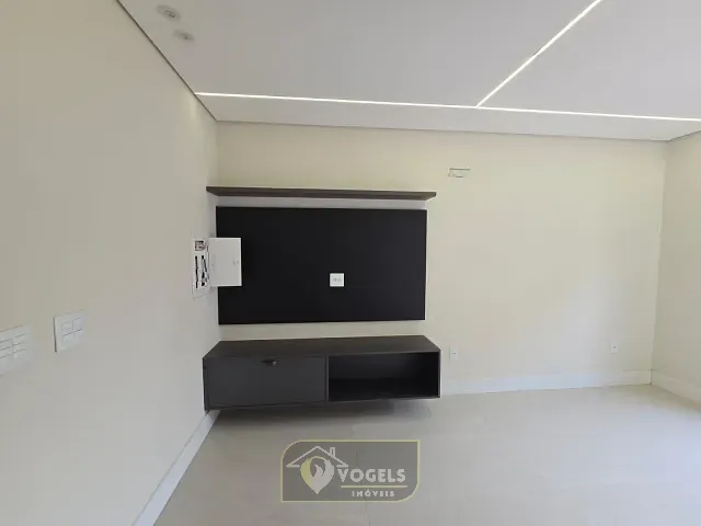 Casa 3 quartos e 3 banheiros, à venda, no bairro Centro em Holambra
