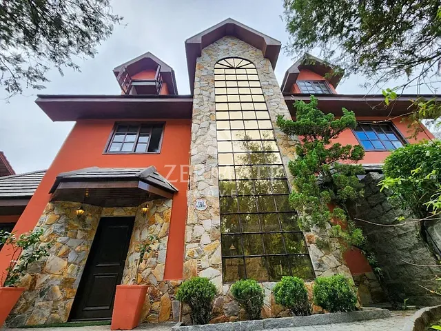 Casa com 600m² 3 quartos e 3 banheiros, à venda, no bairro Velha em Blumenau