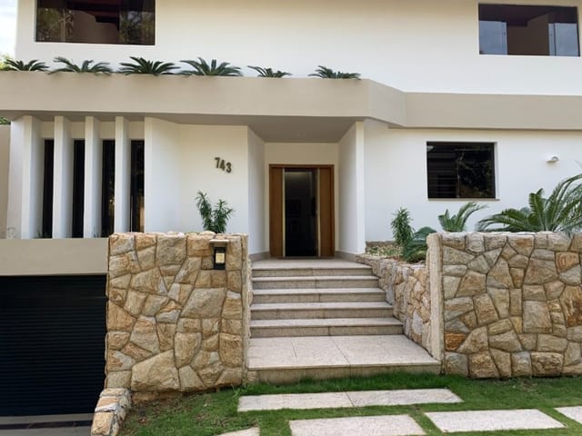 Casa com 1100m² 5 quartos e 7 banheiros, à venda, no bairro Parque Imperial em Juiz de Fora