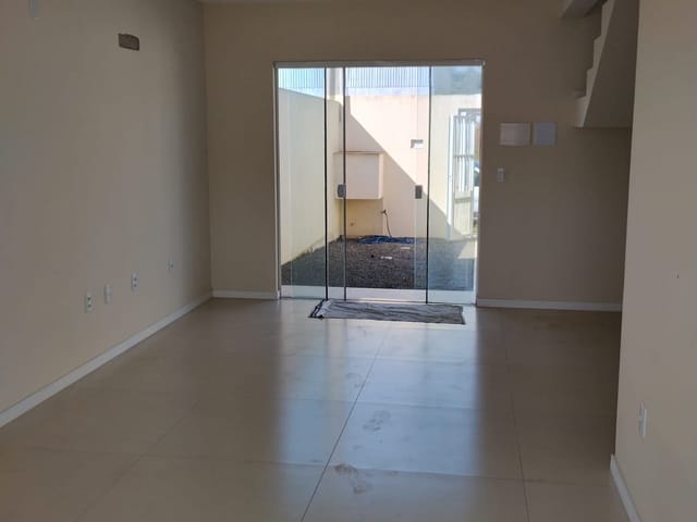 Casa 2 quartos e 2 banheiros, à venda, no bairro Rio do Meio em Itajaí