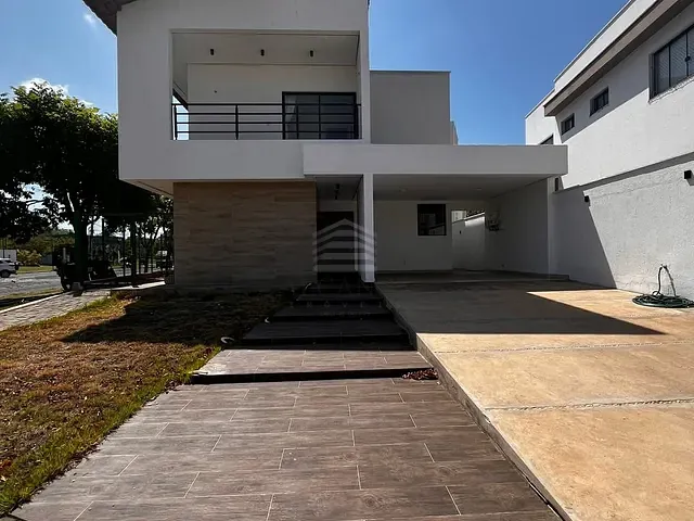 Casa 4 quartos e 5 banheiros, à venda, no bairro Uruguai em Teresina