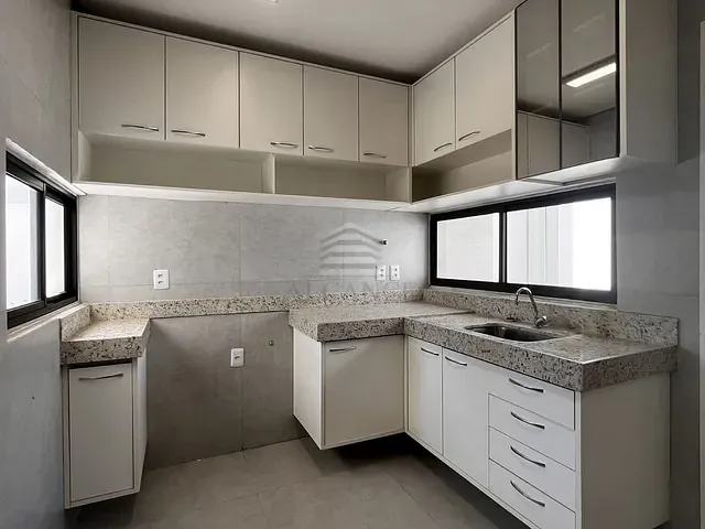 Casa 4 quartos e 5 banheiros, à venda, no bairro Uruguai em Teresina