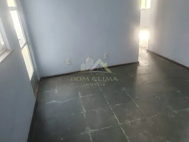 Casa 4 quartos e 2 banheiros, à venda, no bairro Filgueiras em Juiz de Fora