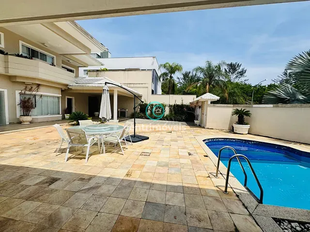 Casa com 655m² 6 quartos e 9 banheiros, à venda, no bairro Barra da Tijuca em Rio de Janeiro