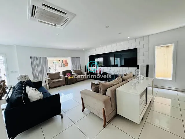Casa com 655m² 6 quartos e 9 banheiros, à venda, no bairro Barra da Tijuca em Rio de Janeiro