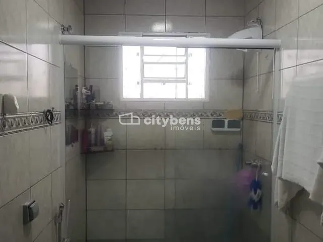Casa 3 quartos e 2 banheiros, à venda, no bairro Umuarama em Araçatuba