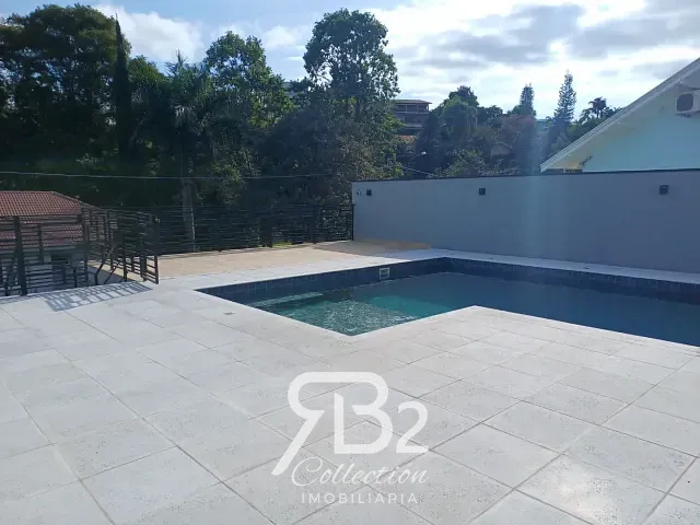 Casa 3 quartos e 5 banheiros, à venda, no bairro Marambaia em Vinhedo