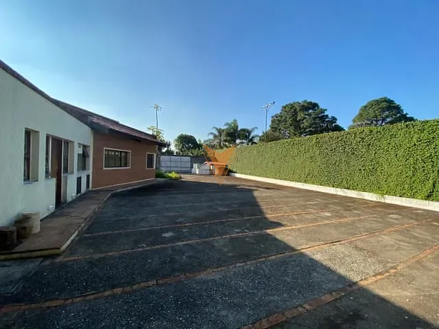Casa com 2500m² 4 quartos e 5 banheiros, à venda, no bairro Chácara Santa Lúcia em Carapicuíba