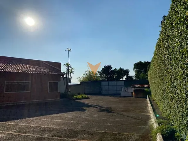 Casa com 2500m² 4 quartos e 5 banheiros, à venda, no bairro Chácara Santa Lúcia em Carapicuíba