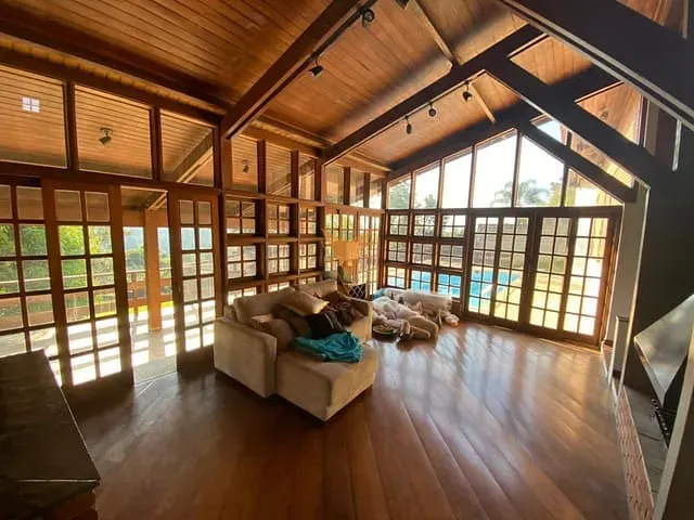Casa com 2500m² 4 quartos e 5 banheiros, à venda, no bairro Chácara Santa Lúcia em Carapicuíba