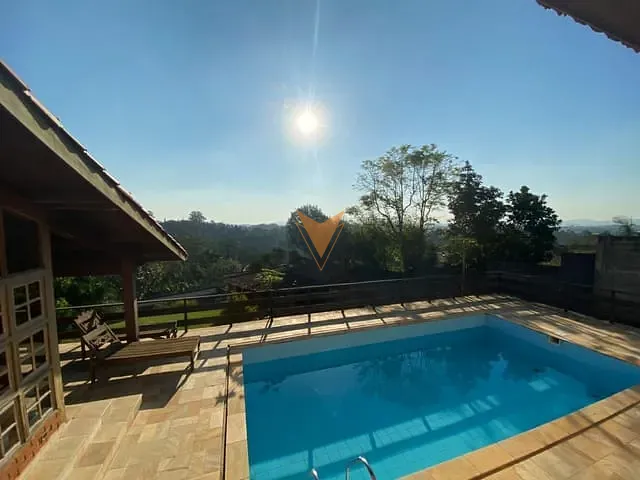 Casa com 2500m² 4 quartos e 5 banheiros, à venda, no bairro Chácara Santa Lúcia em Carapicuíba