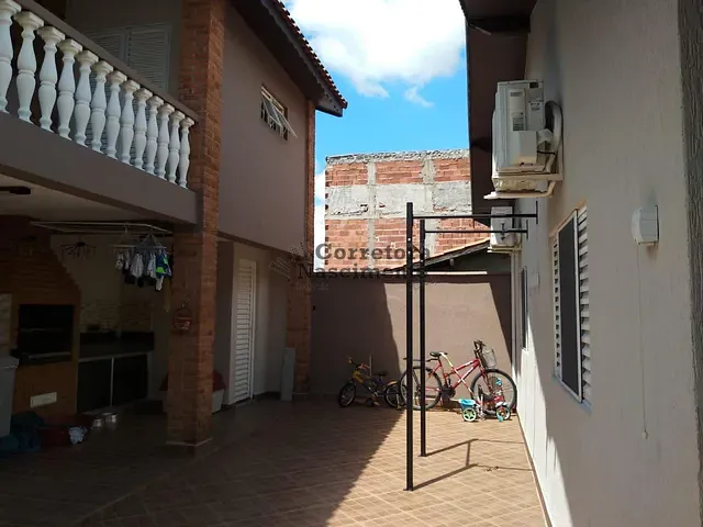 Casa com 250m² 3 quartos e 3 banheiros, à venda, no bairro Jardim Altos de Santana I em Jacareí