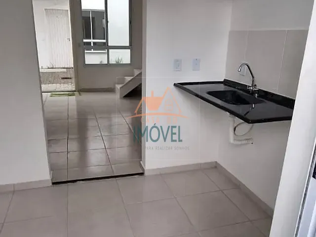 Casa 2 quartos e 1 banheiro, à venda, no bairro Jardim Sandra em Cotia