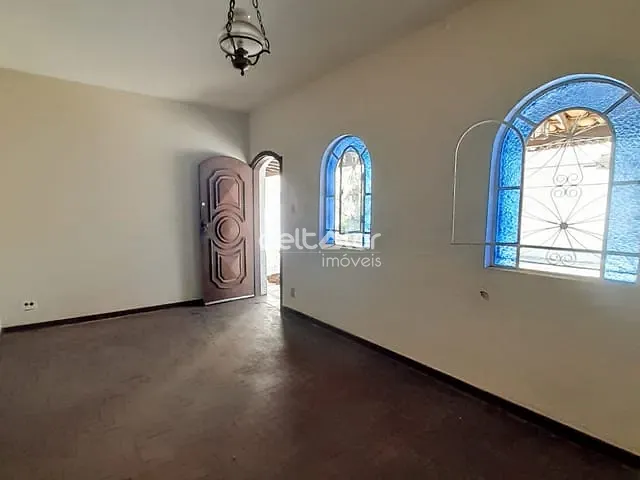 Casa com 447m² 5 quartos e 3 banheiros, à venda, no bairro Santa Amélia em Belo Horizonte