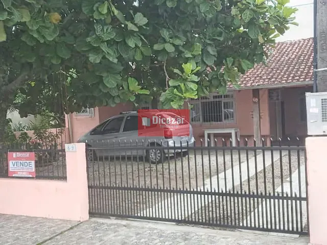 Casa com 264m² 3 quartos e 2 banheiros, à venda, no bairro Praia Alegre em Penha