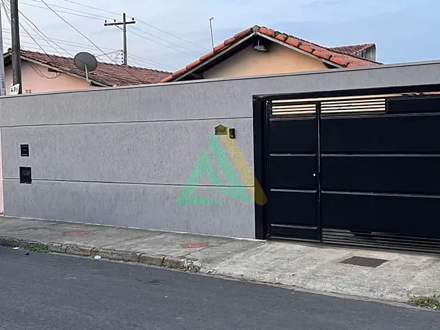 Casa com 268m² 3 quartos e 1 banheiro, à venda, no bairro Vila Santa Luzia em Mogi Mirim