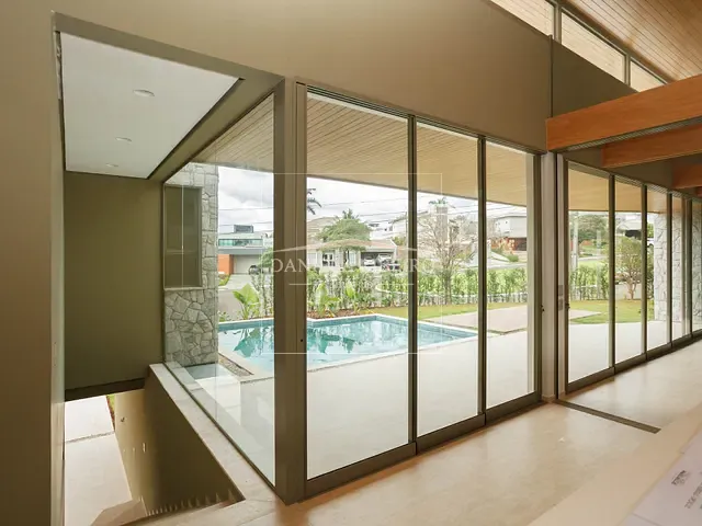 Casa com 617m² 4 quartos e 6 banheiros, à venda, no bairro Recanto do Salto em Londrina