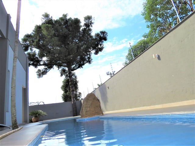 Casa com 1000m² 4 quartos e 7 banheiros, à venda, no bairro Mediterrâneo em Londrina