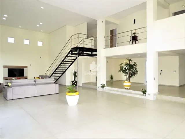 Casa com 1000m² 4 quartos e 7 banheiros, à venda, no bairro Mediterrâneo em Londrina