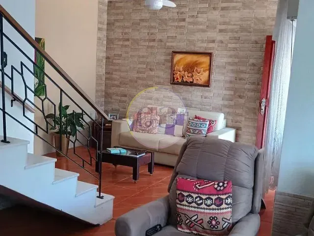 Casa 3 quartos e 2 banheiros, à venda, no bairro Centro em Pelotas