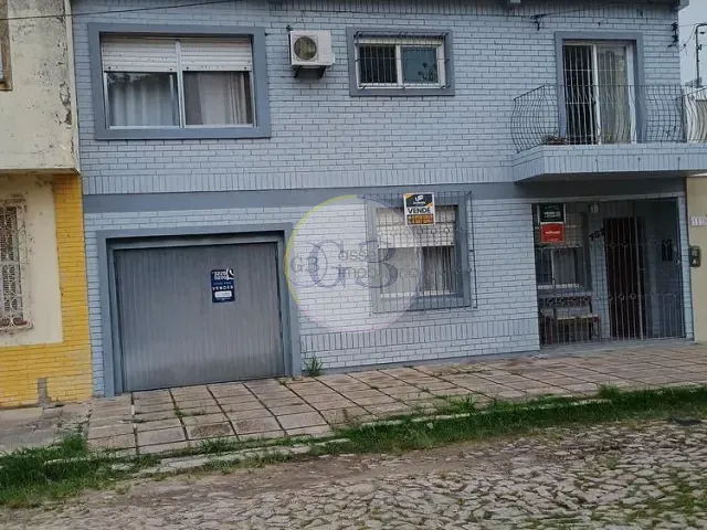 Casa 3 quartos e 2 banheiros, à venda, no bairro Centro em Pelotas
