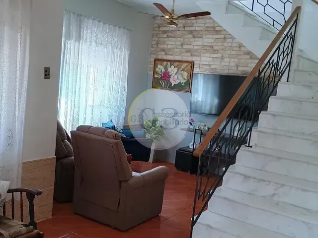 Casa 3 quartos e 2 banheiros, à venda, no bairro Centro em Pelotas