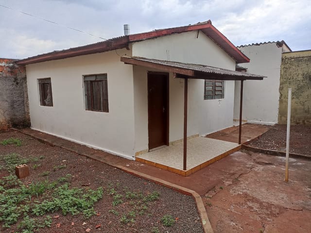 Foto do Casa - Casa de fundos na Região Central de Londrina, Vila Recreio | Imobiliária Itapuã S/C LTDA