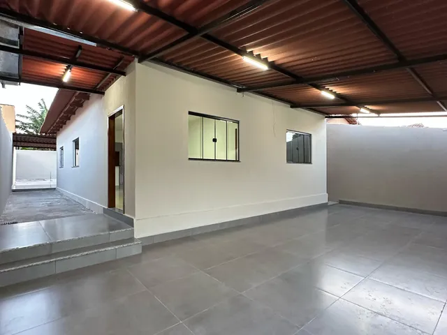 Casa 3 quartos e 2 banheiros, à venda, no bairro Jardim Alphaville em Goiânia