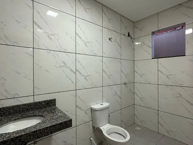 Casa 3 quartos e 2 banheiros, à venda, no bairro Jardim Alphaville em Goiânia