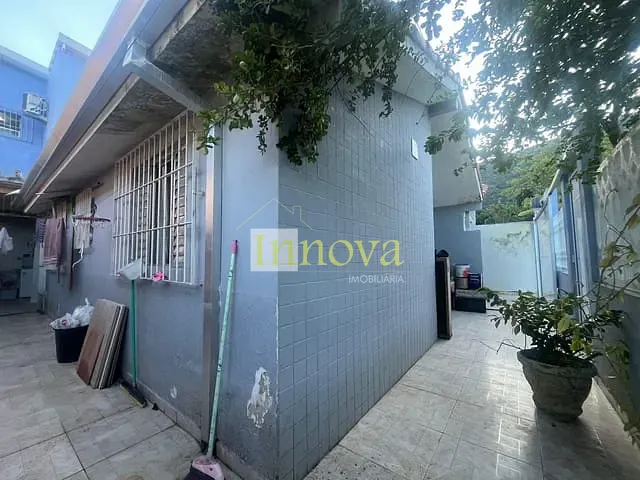 Casa com 140m² 3 quartos e 2 banheiros, à venda, no bairro Jardim Casa Branca em Caraguatatuba