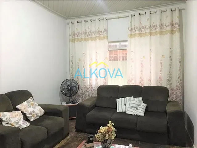 Casa com 300m² 3 quartos e 3 banheiros, à venda, no bairro Vila Betânia em São José dos Campos