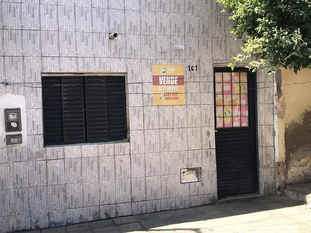 Casa 2 quartos e 1 banheiro, à venda, no bairro Centro em Paulo Afonso