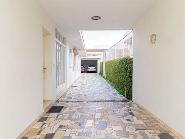 Casa com 476m² 3 quartos e 4 banheiros, para alugar, no bairro Jardim Botânico em Curitiba