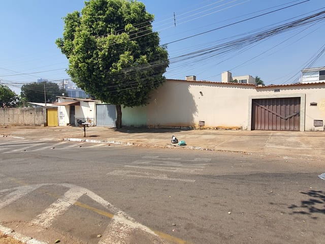 Casa com 516m² 2 quartos e 1 banheiro, à venda, no bairro Jardim Novo Mundo em Goiânia