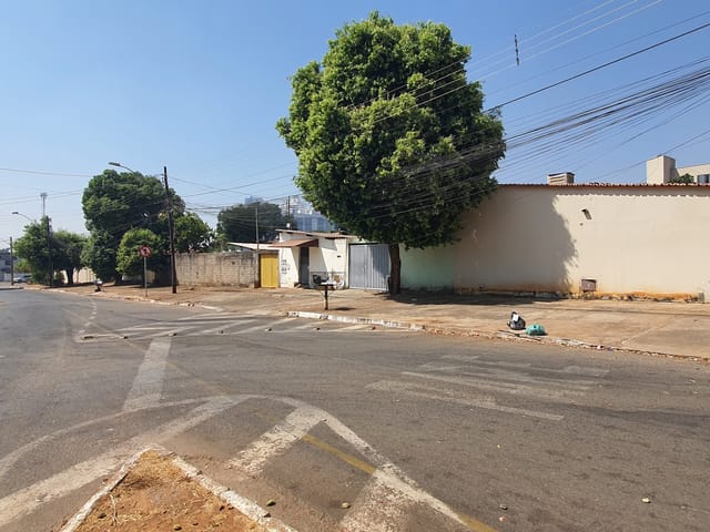 Casa com 516m² 2 quartos e 1 banheiro, à venda, no bairro Jardim Novo Mundo em Goiânia