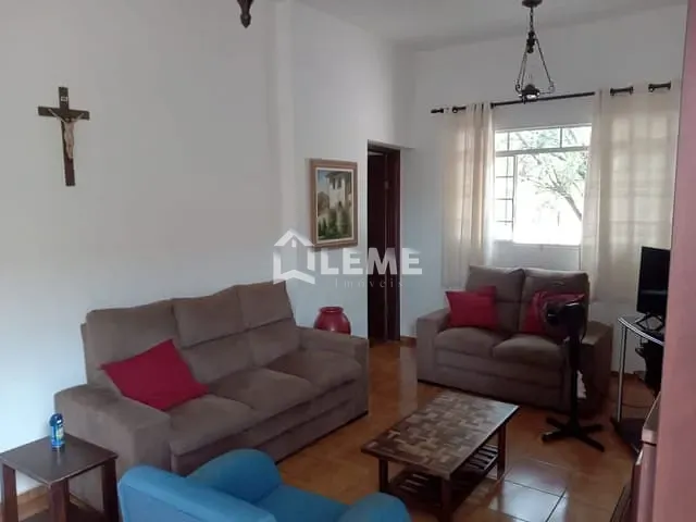 Casa com 475m² 3 quartos e 1 banheiro, à venda, no bairro Centro em Mococa