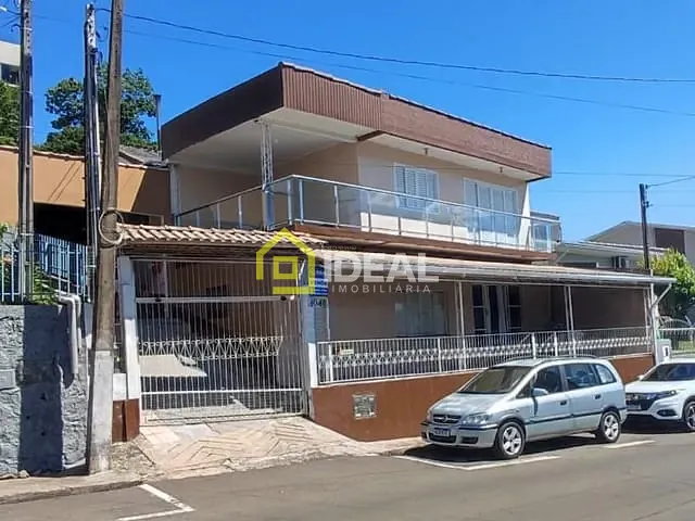 Casa 5 quartos e 2 banheiros, à venda, no bairro Vista Alegre em Concórdia