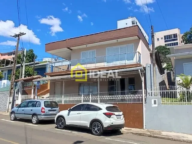 Casa 5 quartos e 2 banheiros, à venda, no bairro Vista Alegre em Concórdia